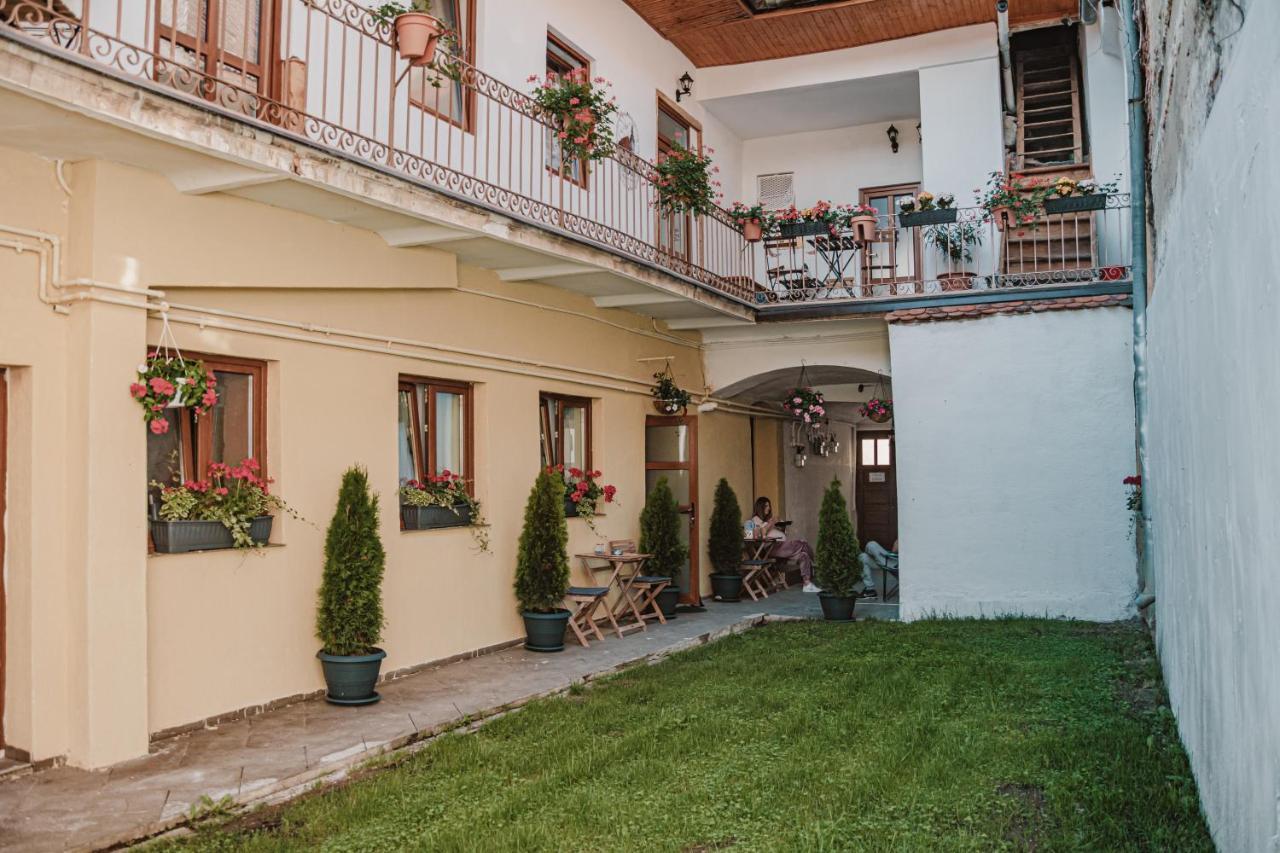Central Garden Apartments Μπρασόβ Εξωτερικό φωτογραφία